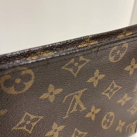 Louis Vuitton Toiletry Pouch - Picture 5 of 10